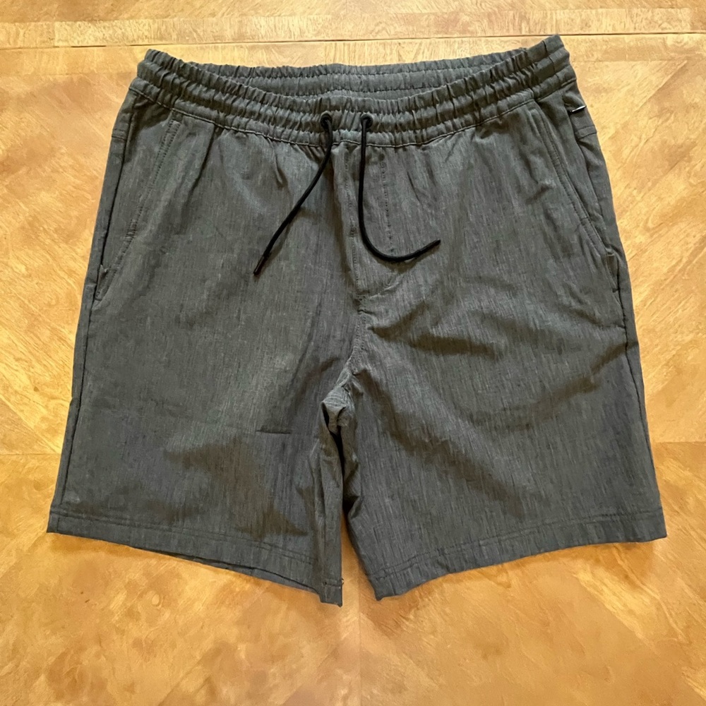 Old Navy Gray Casual Shorts – Size L